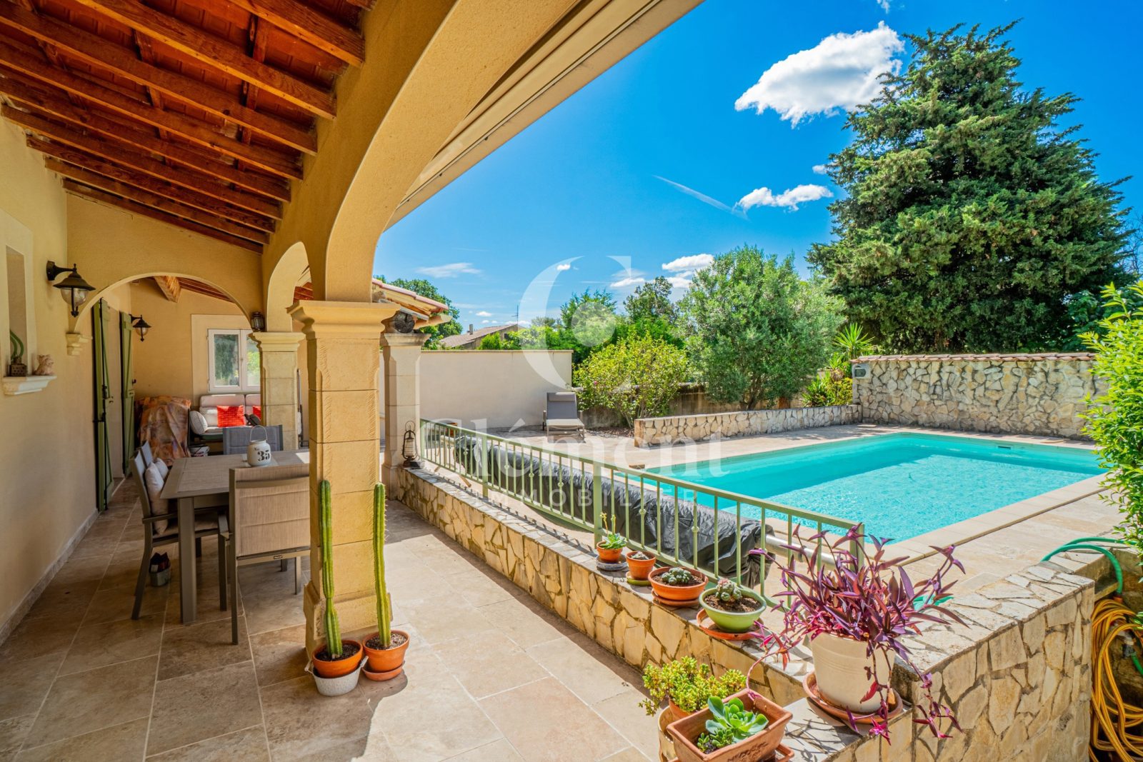 Maison familiale 5 pièces avec piscine