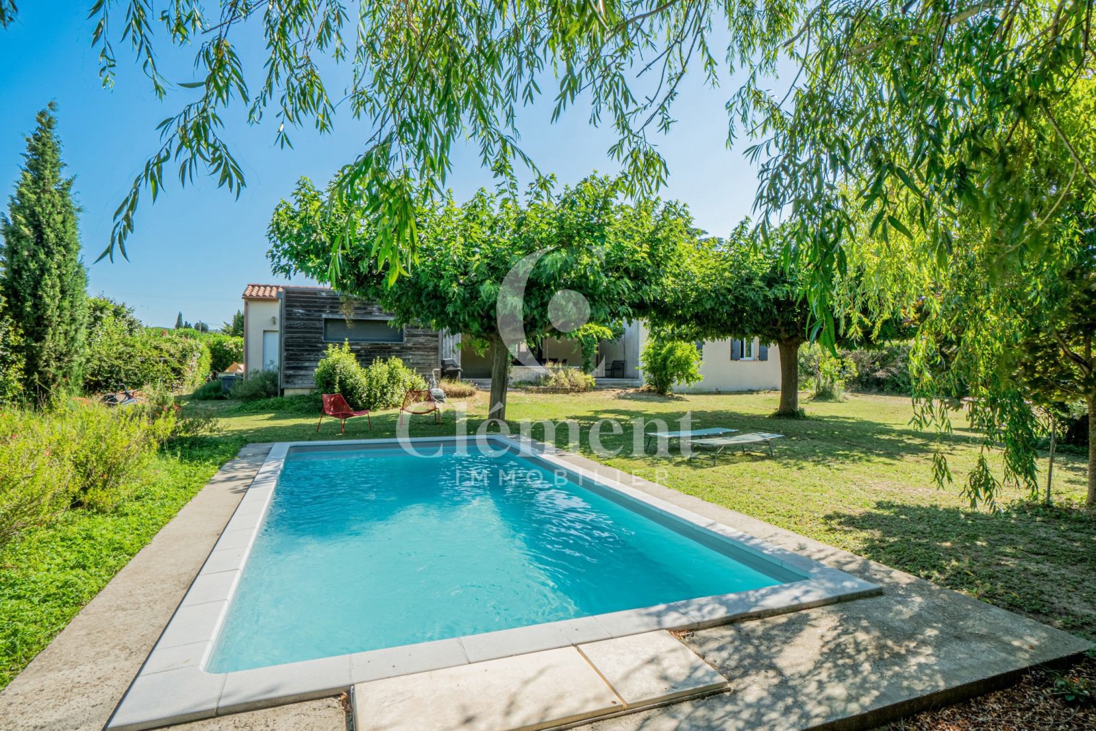 Villa 6 Pièces de 142 m2 sur 2 2295 m2 de terrain.